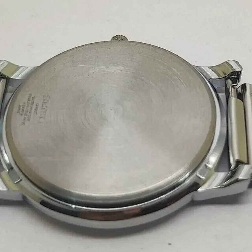 Vintage Style Seiko Quartz Mens Silver Watch & Blue accents W/ Metal Strap